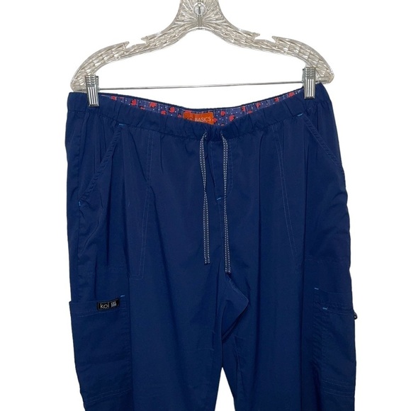 Navy Women's Scrub Set - Picture 5 of 6